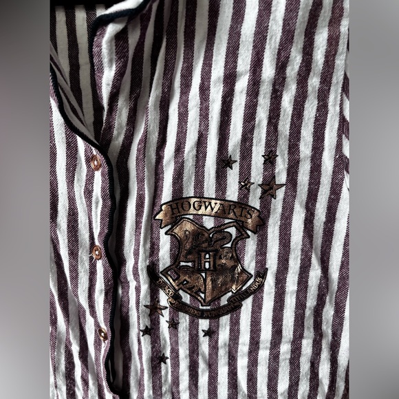 Official Hogwarts Sleep Shirt - Picture 5 of 5